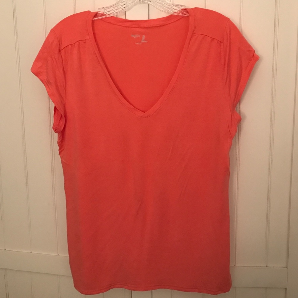 GAP Coral V-Neck Short Sleeve Tee
